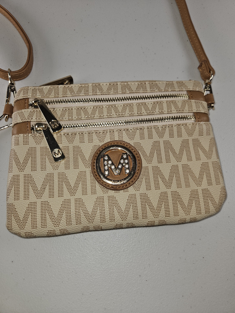 Signature Crossbody Wristlet Bag with Zip Closure, Roonie– MKF Collection by Mia